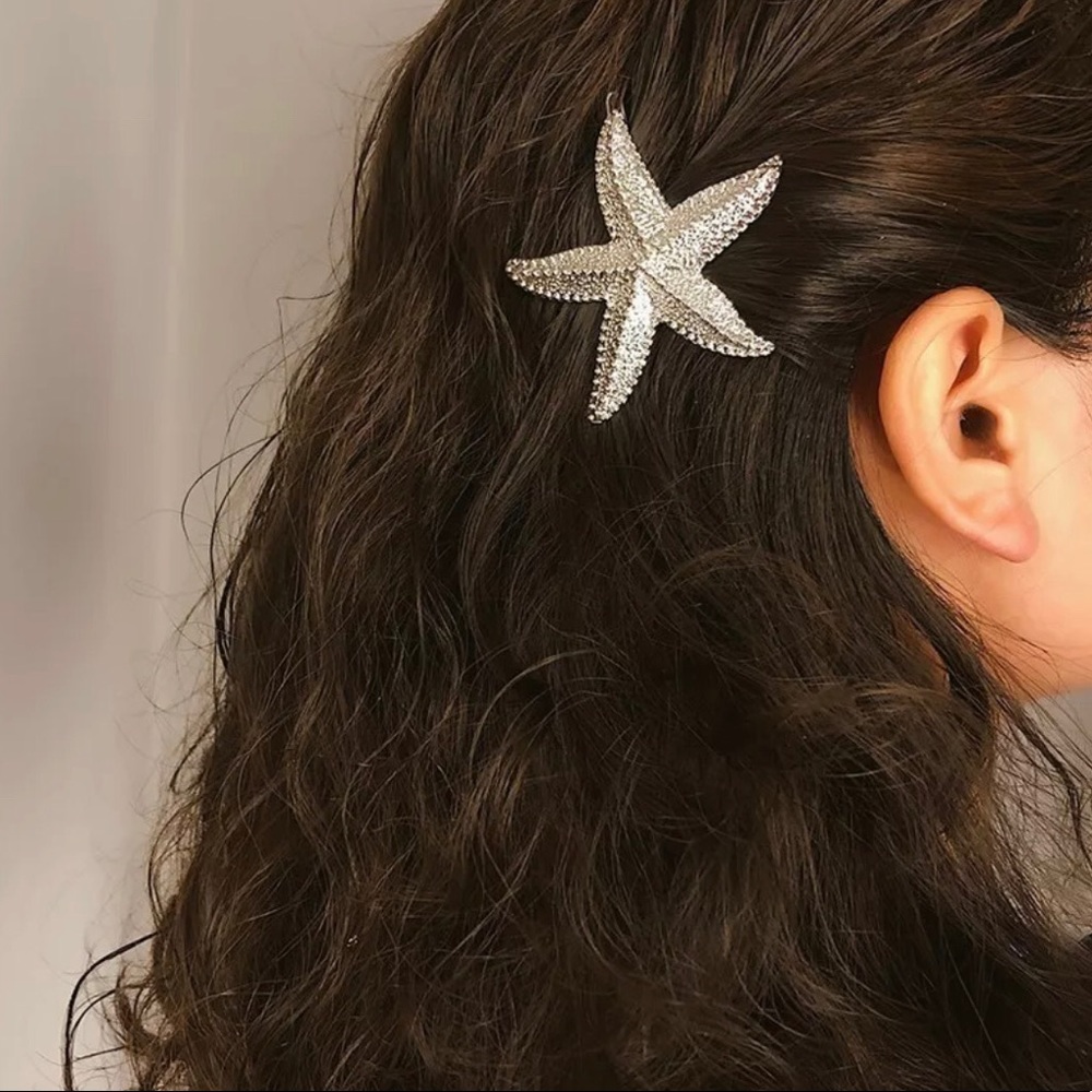 3/$30 Silver Starfish Hair Clip